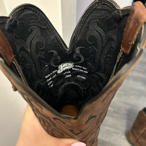 Cowgirl boots - Picture 2 of 3